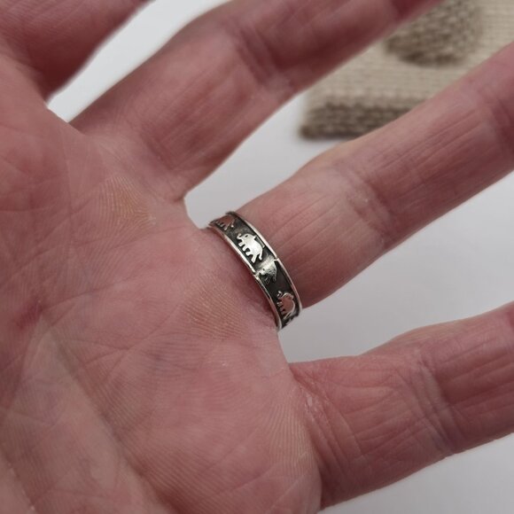 Size 6.5 Sterling Silver Small Rustic Elephants Ring A2173 - Picture 3 of 7